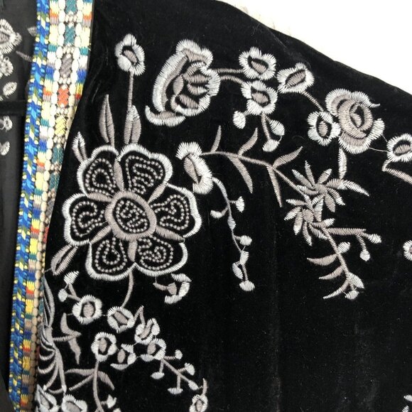 Velvet Embroidery Cardigan Womens Medium Black Boho Art to Wear Event L&B - Picture 3 of 16
